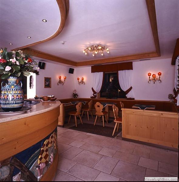 Dolomiti Hotel Cozzio Madonna di Campiglio Exterior photo